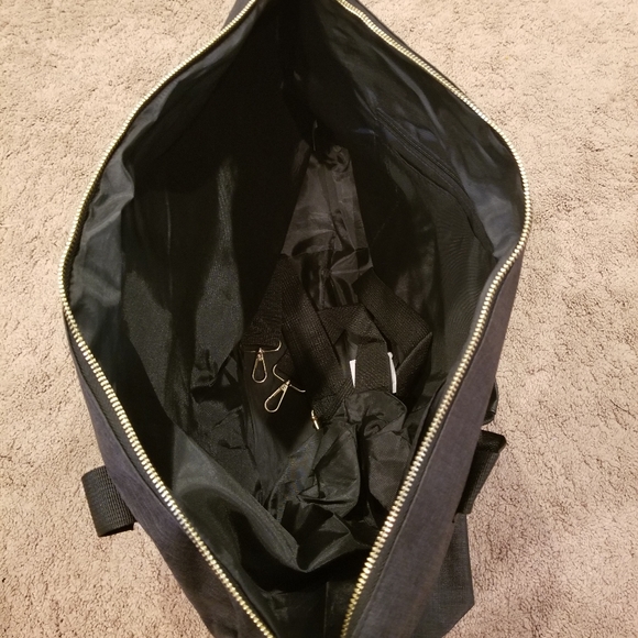 Tote and cosmetic bag - Picture 9 of 10